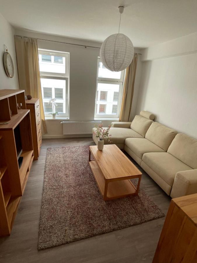 Ruhige Ferienwohnung Rostock Esterno foto