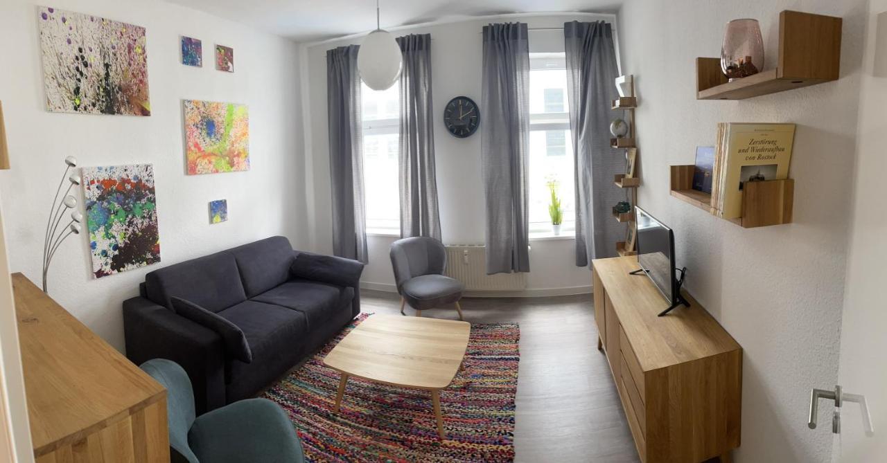 Ruhige Ferienwohnung Rostock Esterno foto