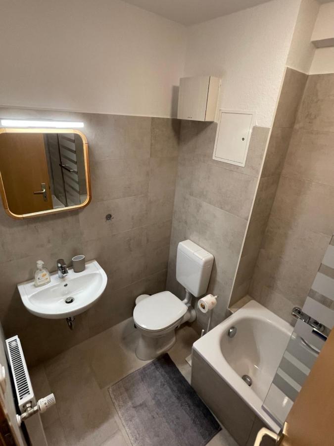 Ruhige Ferienwohnung Rostock Esterno foto